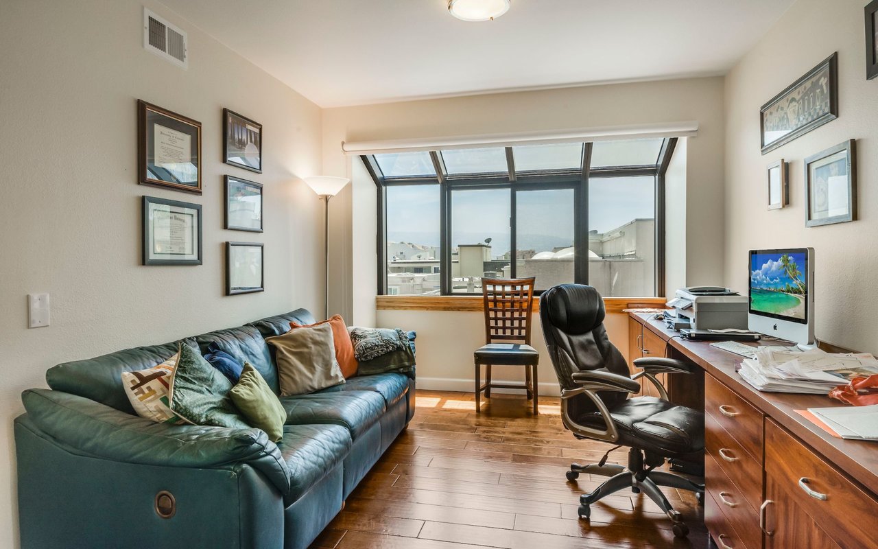 512 Esplanade, #301