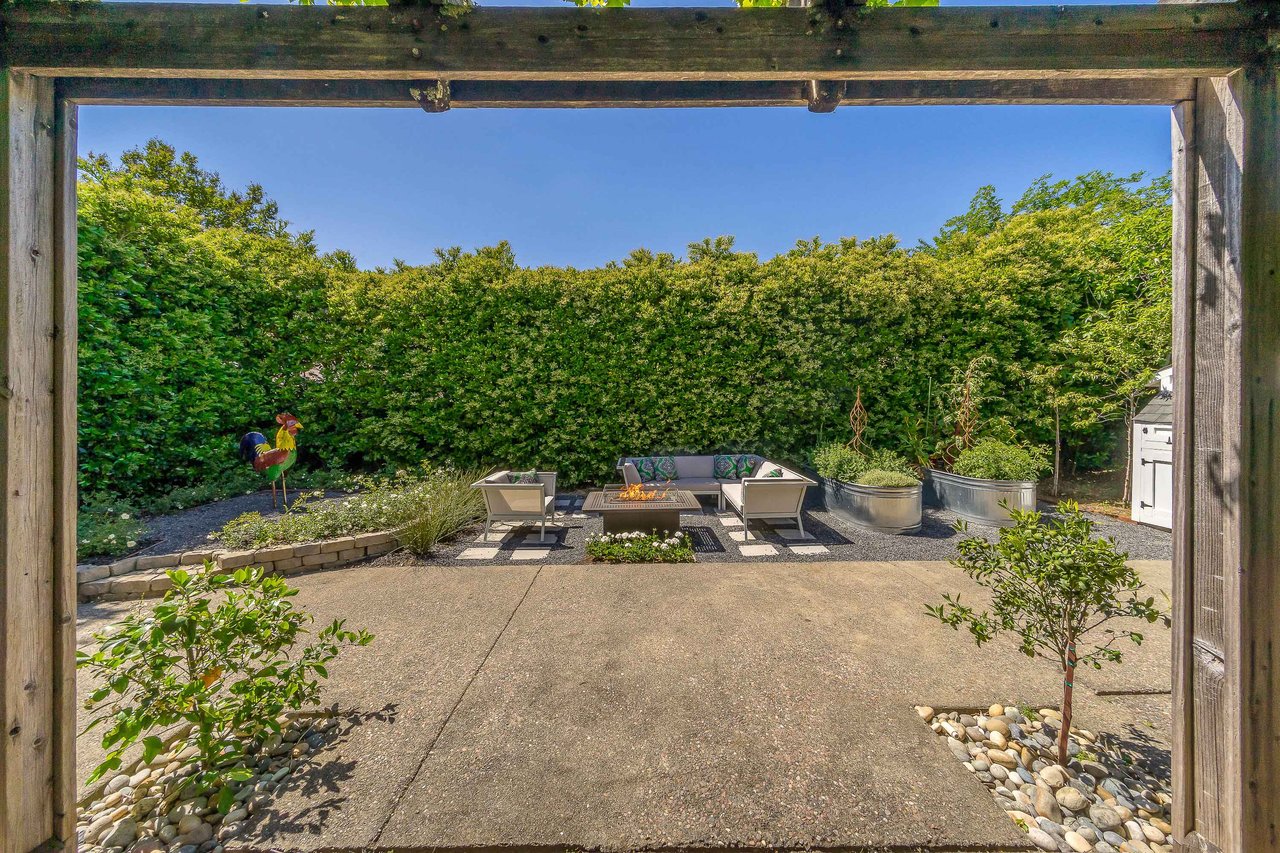 Sophisticated Calistoga Home - SOLD