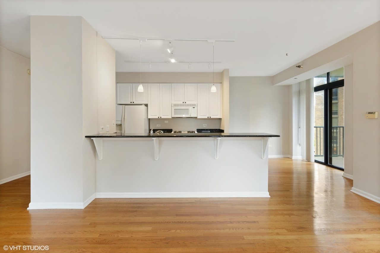 1122 Dearborn 9B rental