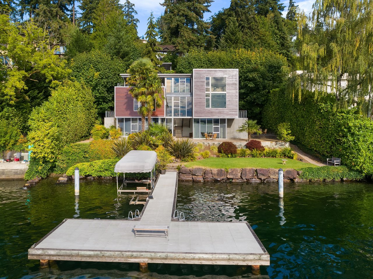 A Prized Residence on Mercer Island