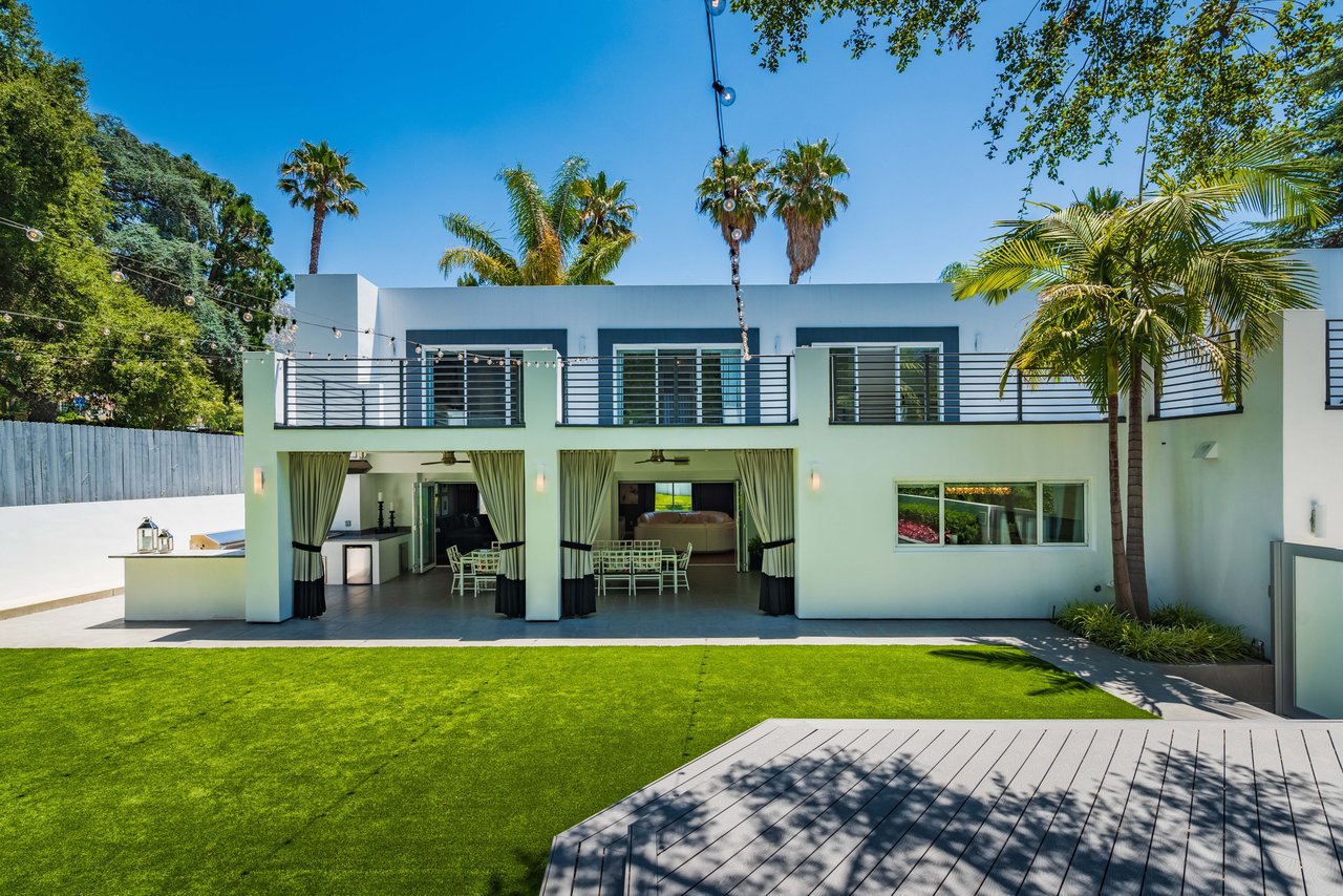 691 East Las Flores