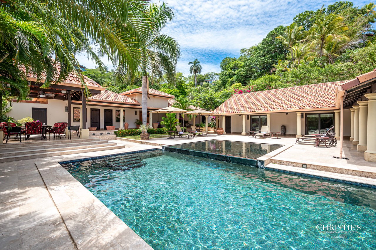 Casa Playa Bonita | Beachfront Luxury Estate in Playa Flamingo