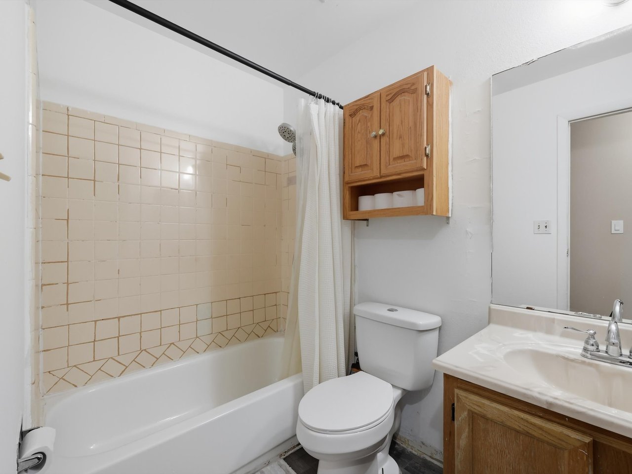 6735 Goldfield Drive