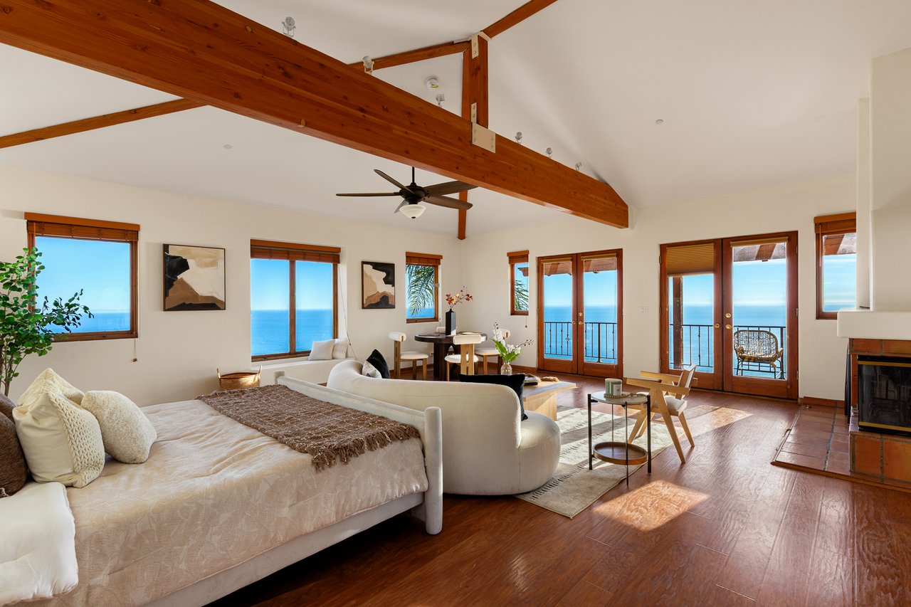 4240 Avenida De La Encinal