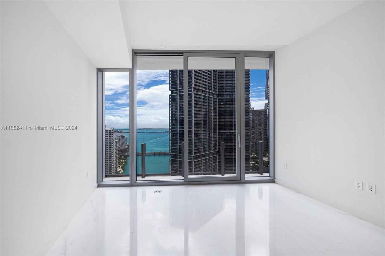 300 Biscayne Unit 2906