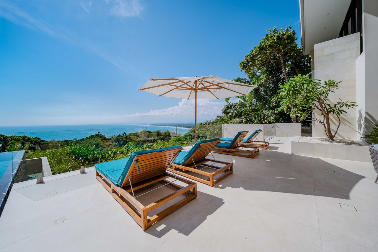 Casa Nola, Luxury Villa in Gated Community La Reserva