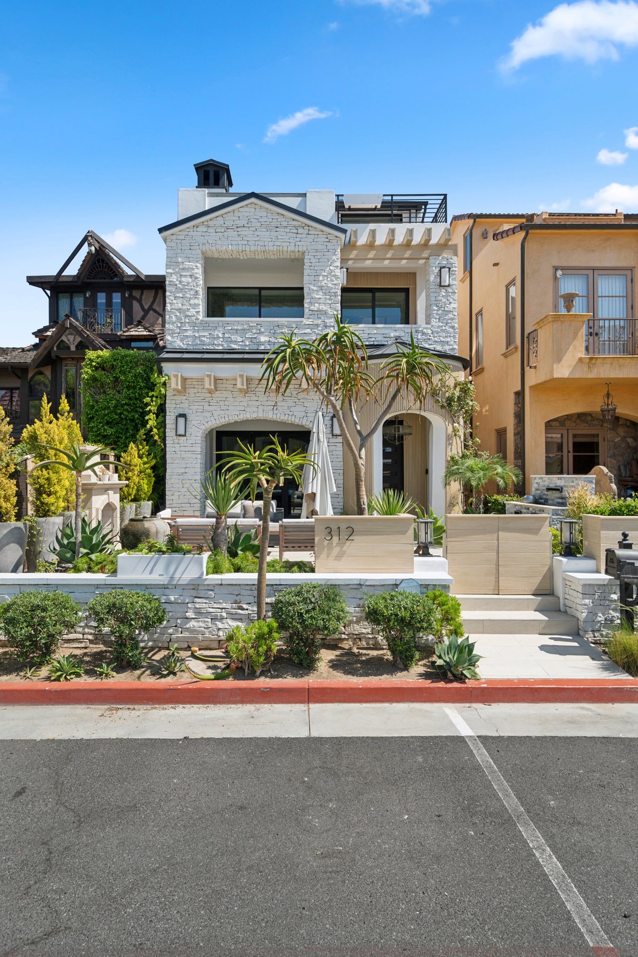 312 Carnation Avenue