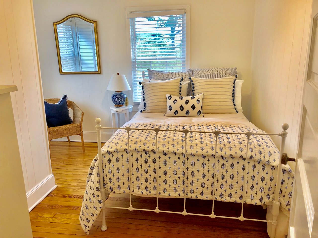 #344 Classic Bay Header