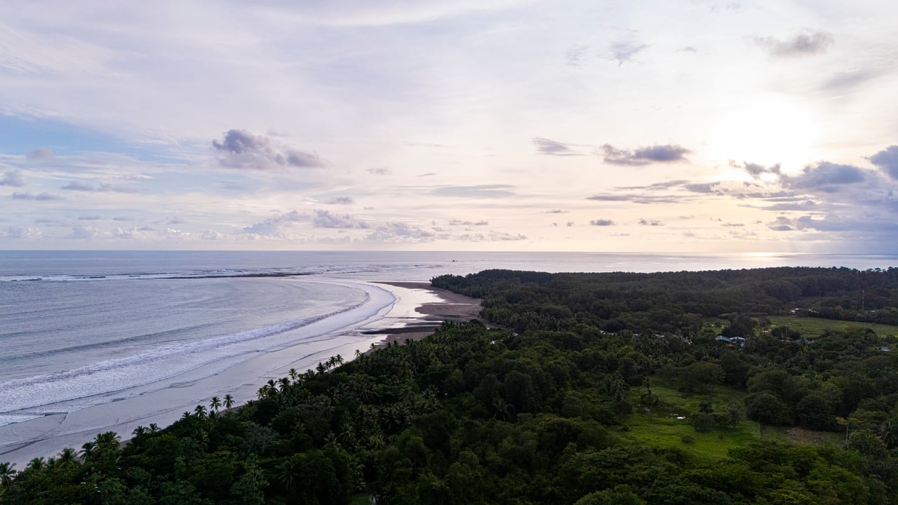 Modern Elegance Meets Tropical Lifestyle in Uvita