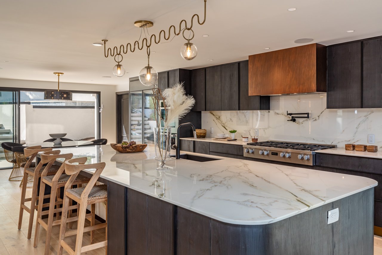 1271 Sunset Plaza