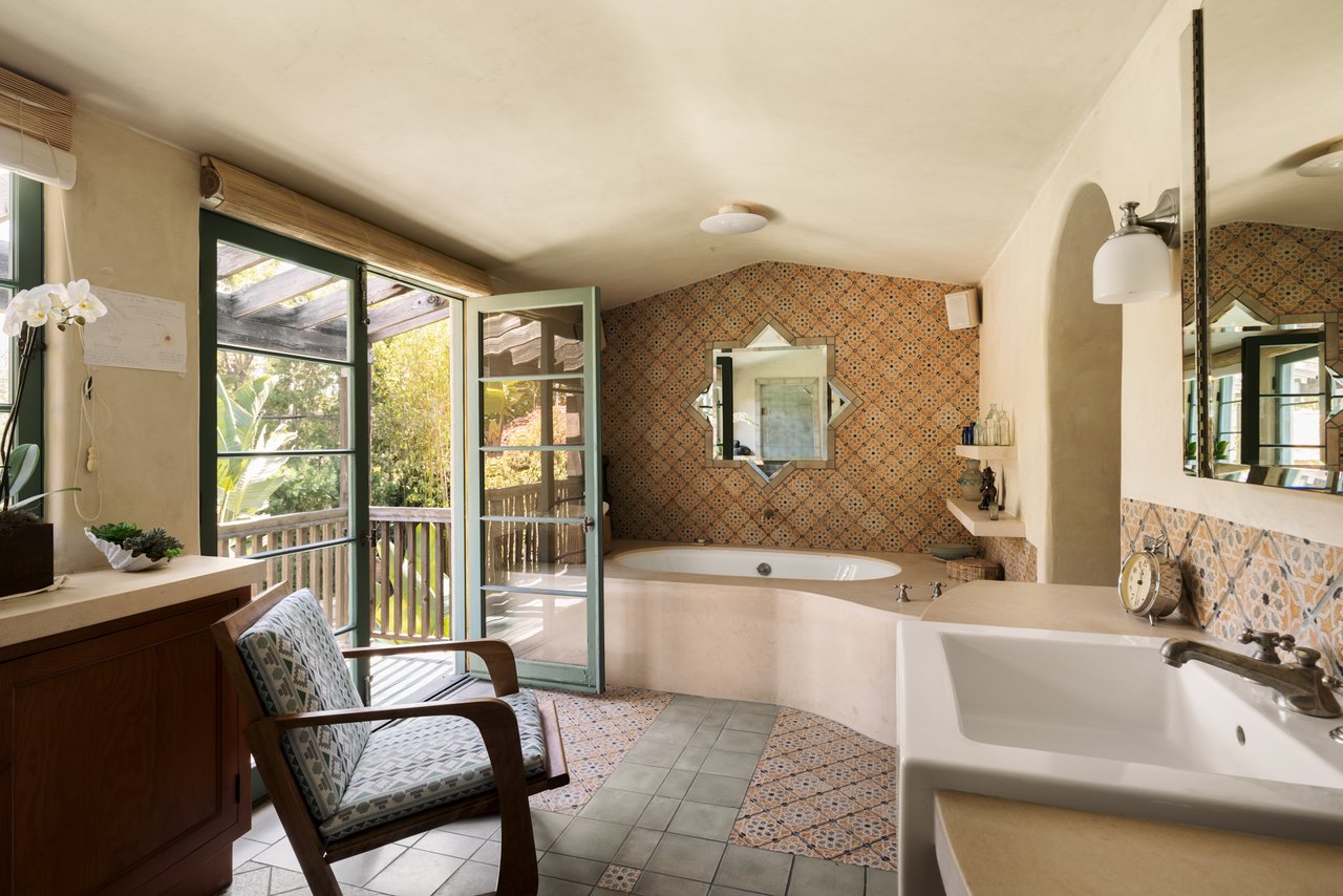 350 N Cliffwood Ave, Brentwood