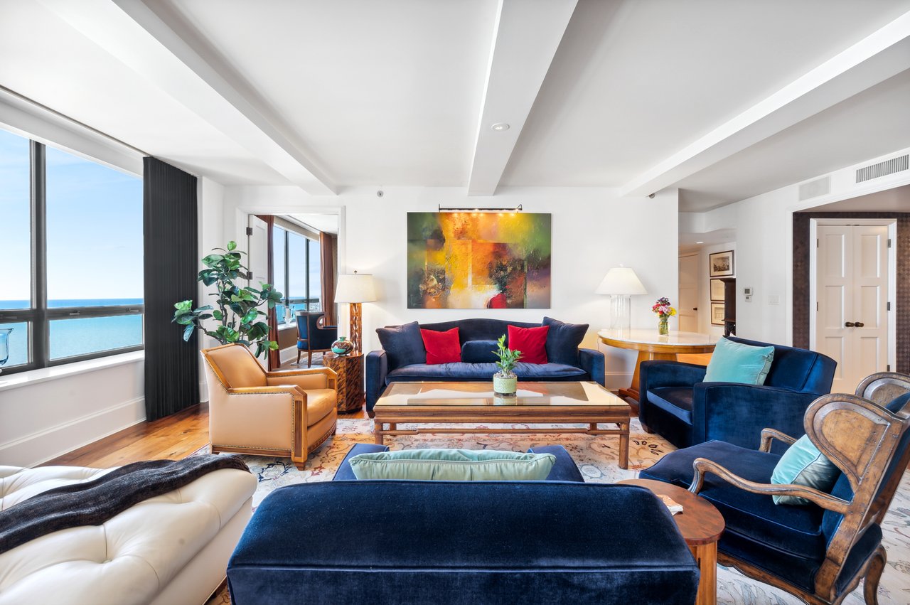 180 East Pearson Unit: 5902