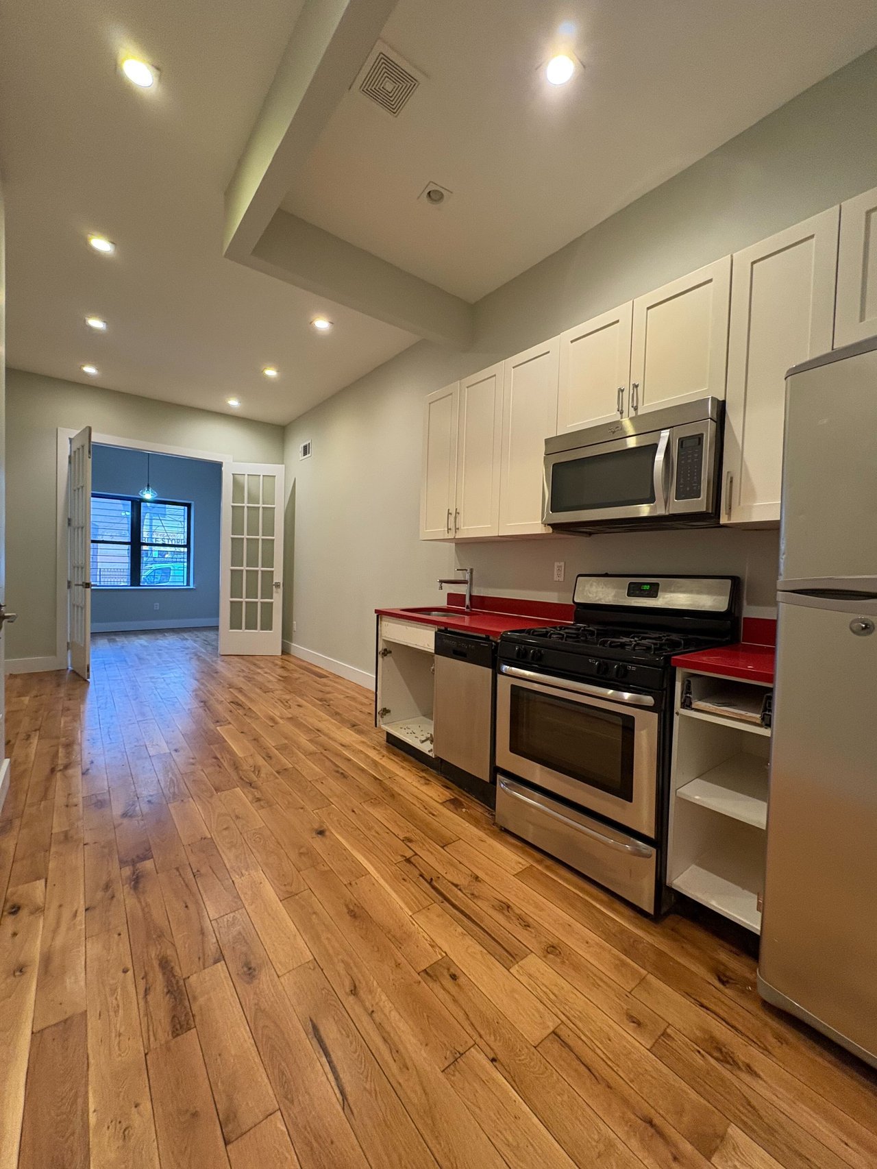 186 Wilson Avenue #1L