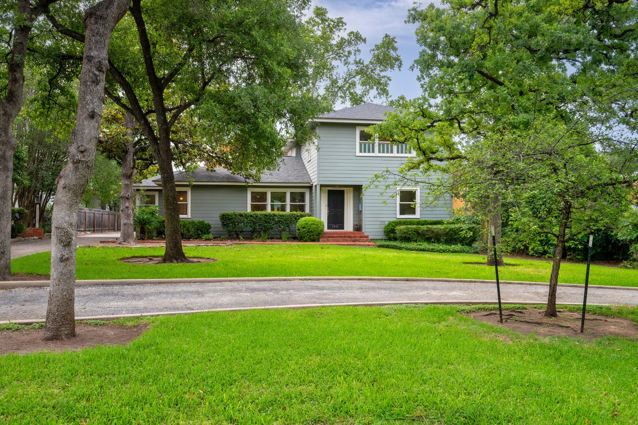 1311 Kent Lane