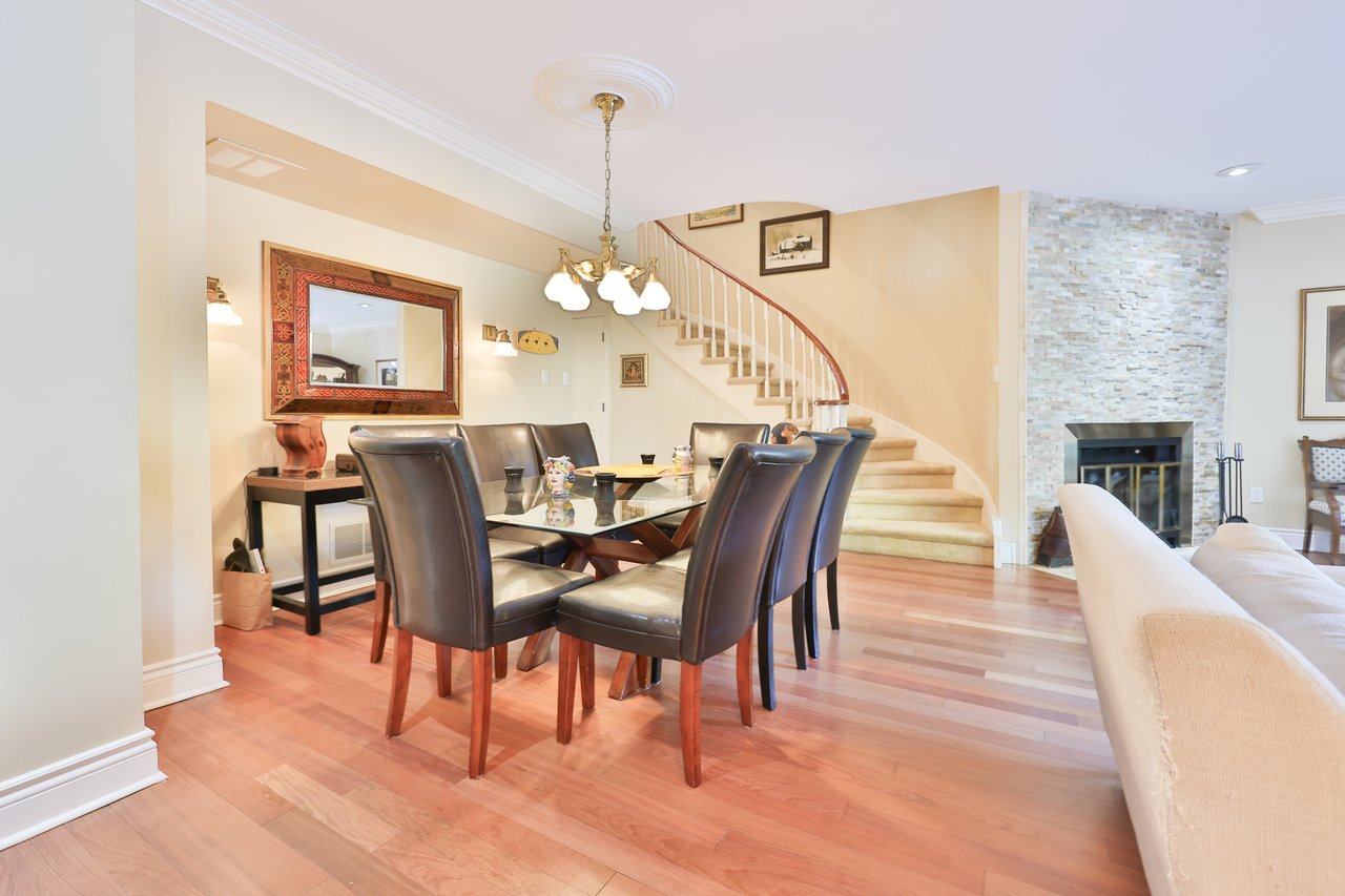 68 Tradewind Drive, Oakville
