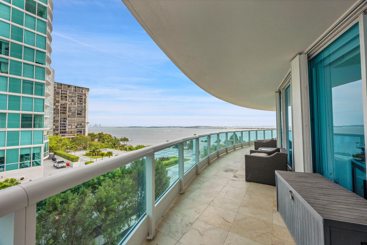 Bristol Towers Unit #801 Closes at $2,075,000
