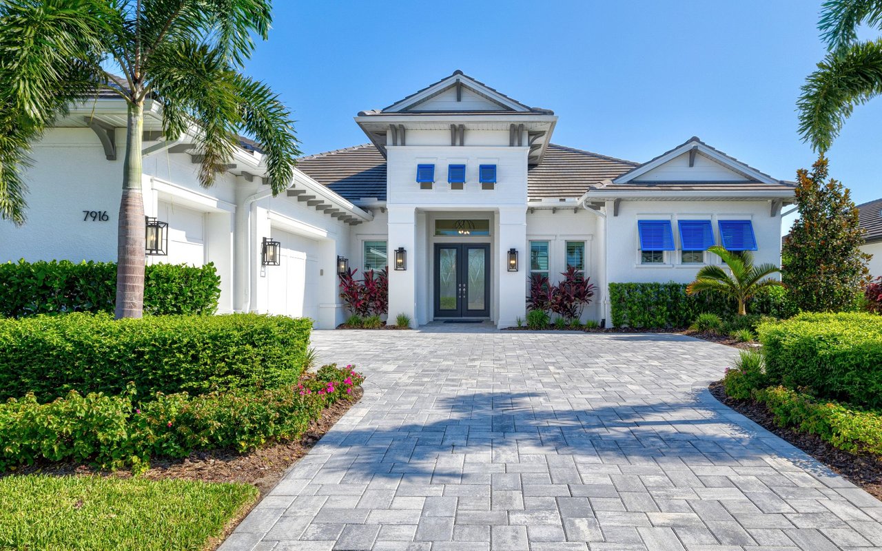 Lakehouse Cove
