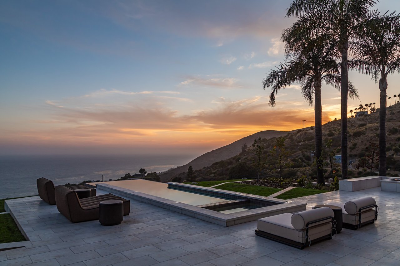 4346 Avenida De La Encinal
