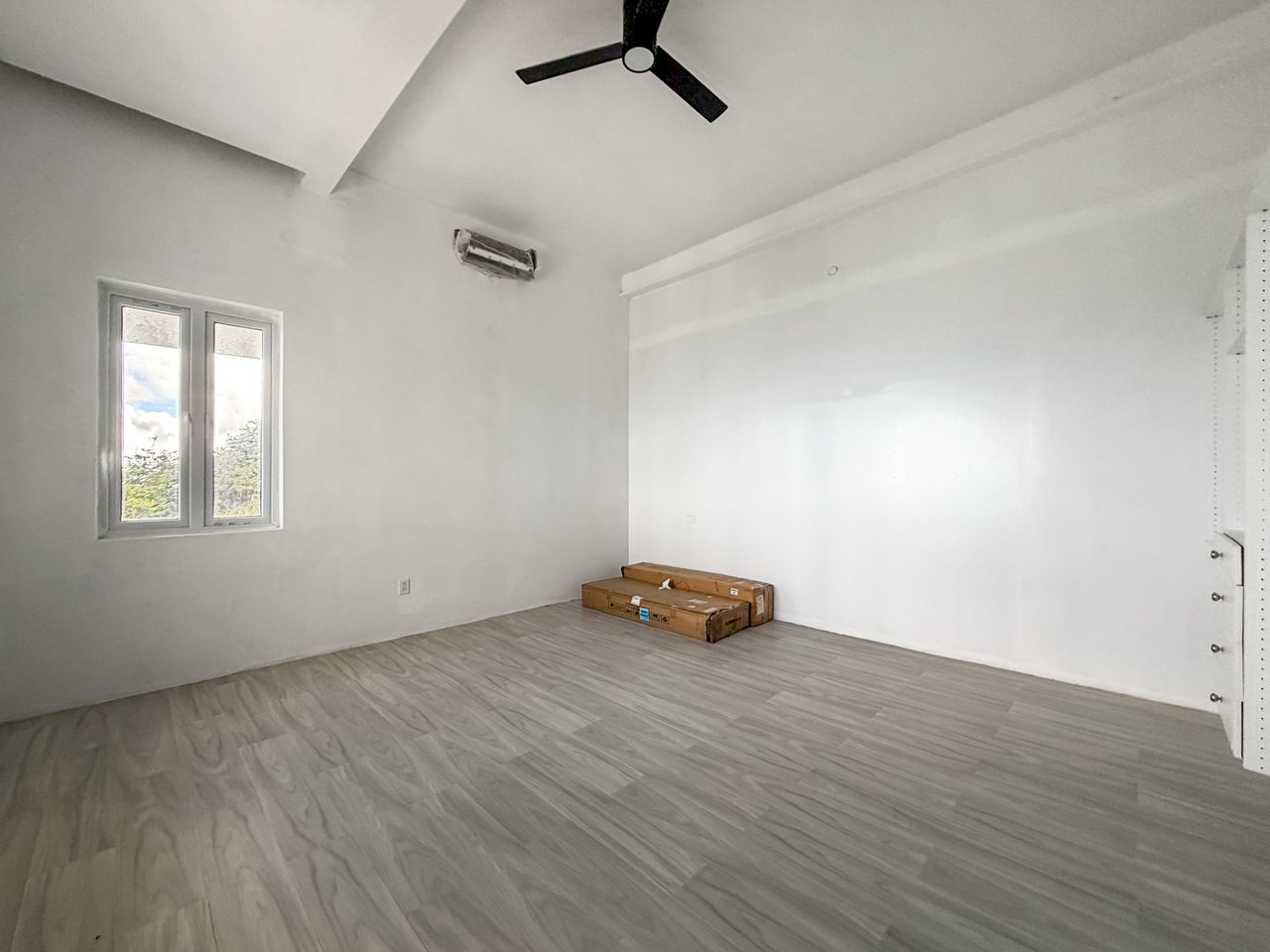 1104 Belle Vue 2 Bedroom Apartment