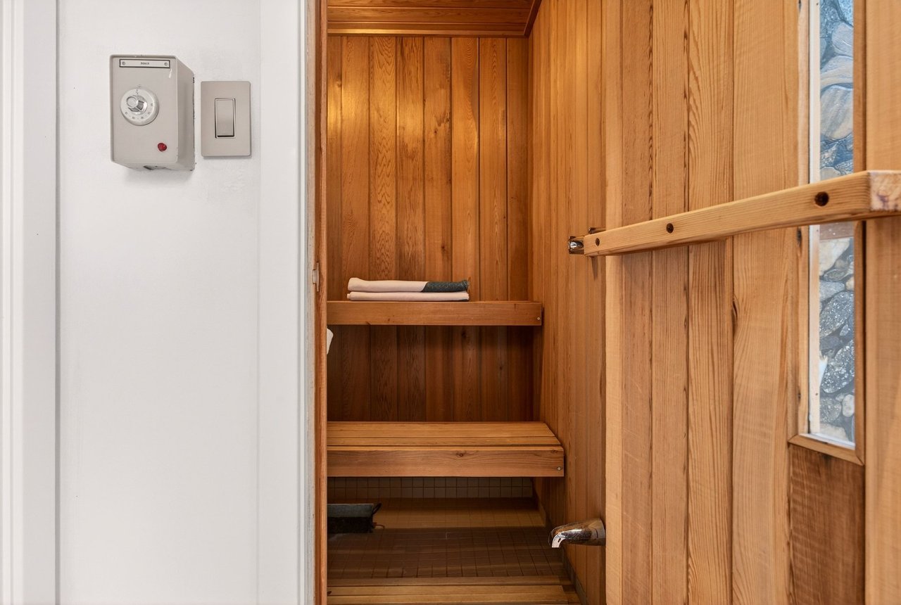 Inspiring MCM Residence