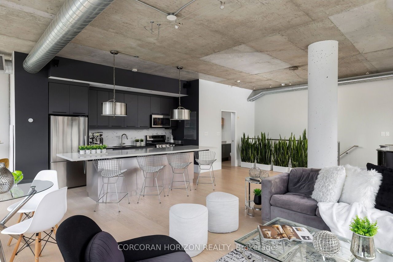 QUEEN ST W PENTHOUSE