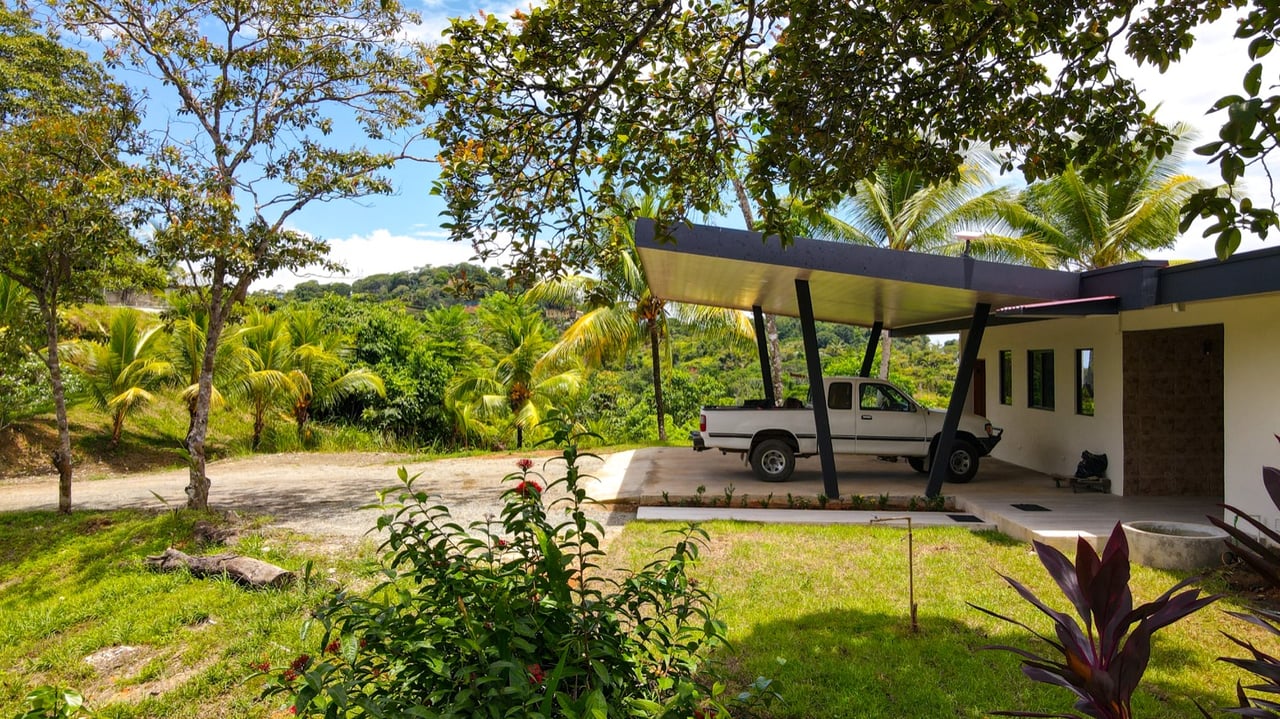 Spectacular Ocean View, Giant Resort Site, New Private Preserve Home perched on the Ojochal Front Ridge