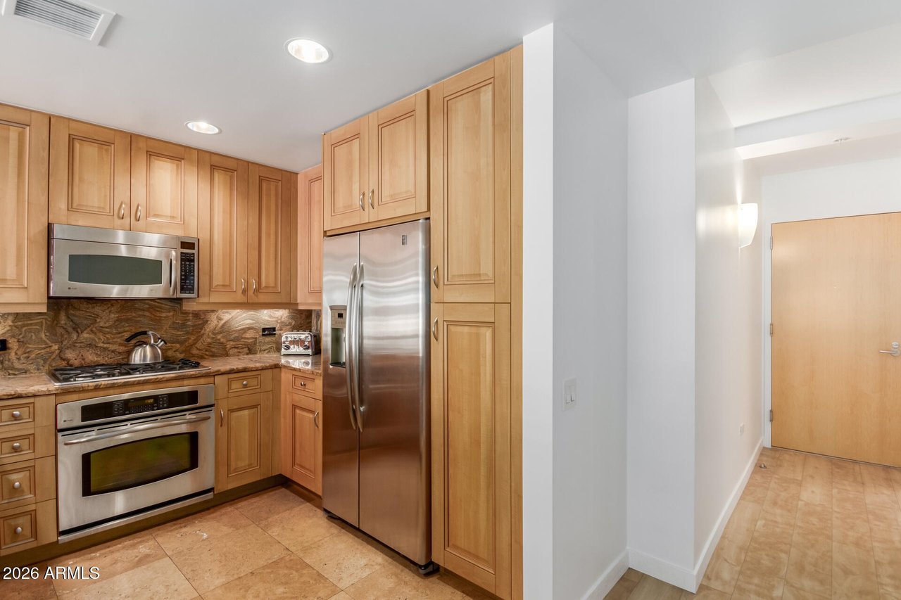 7161 E Rancho Vista Dr, #2015