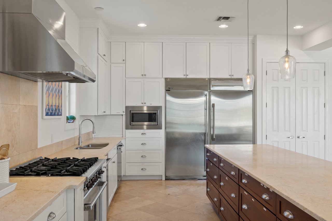 16205 Captiva DR