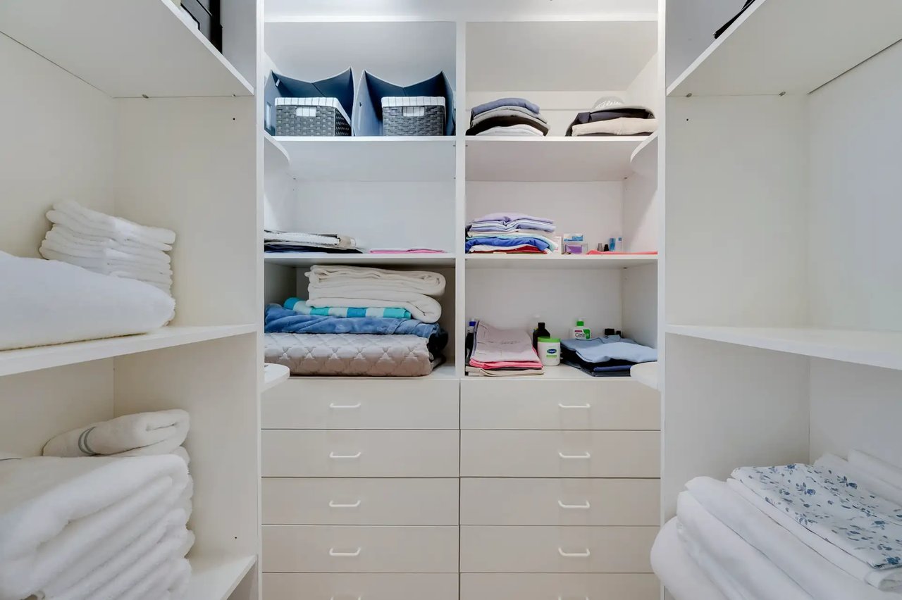 711 Biltmore Way # 402