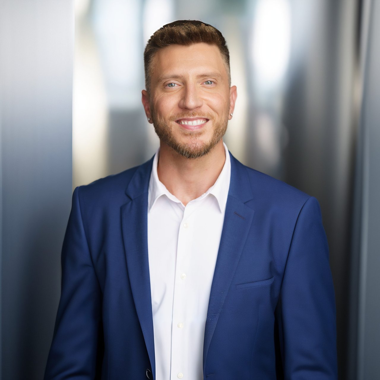 Adam Ridgeway Beverly Hills, CA Real Estate Agent Headshot