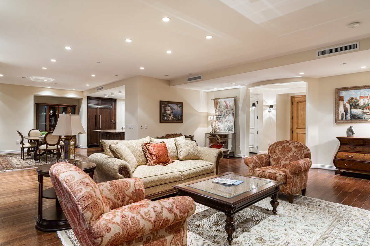 7181 E Camelback Road 1202