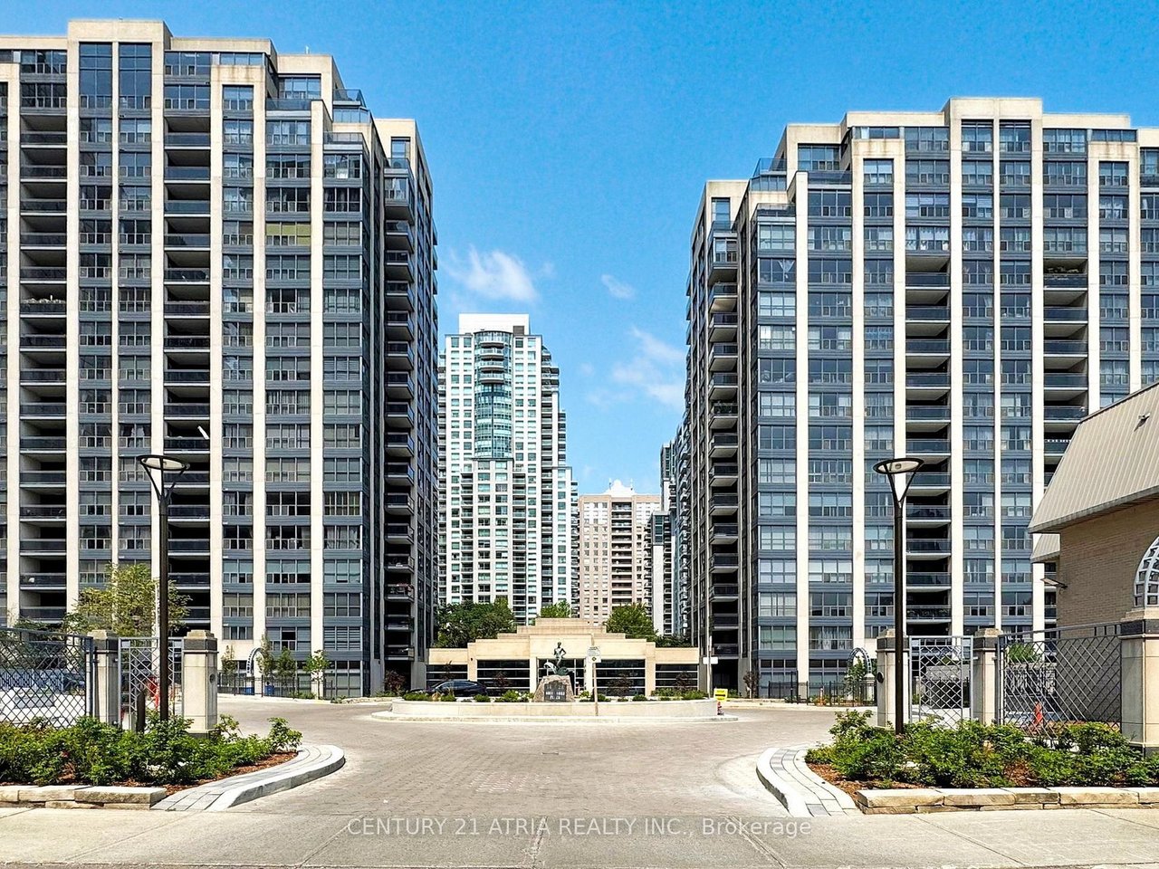 WILLOWDALE PENTHOUSE 