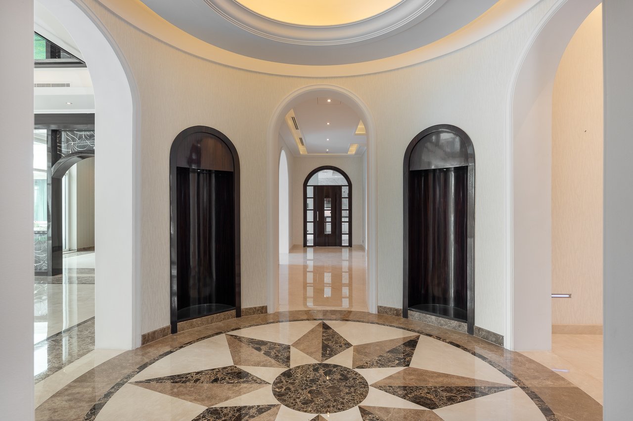 Emirates Hills Villa 