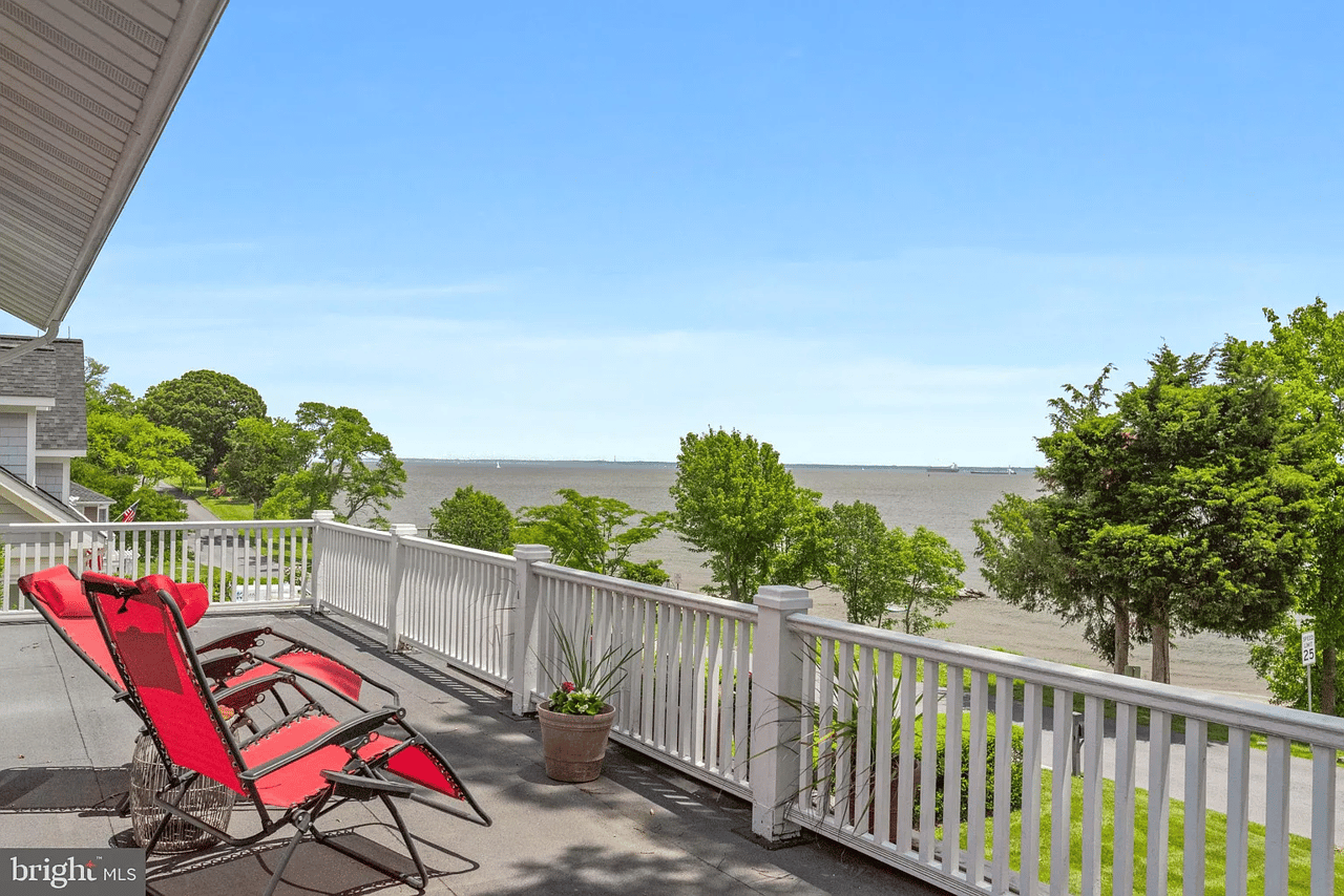 57 Bay Dr