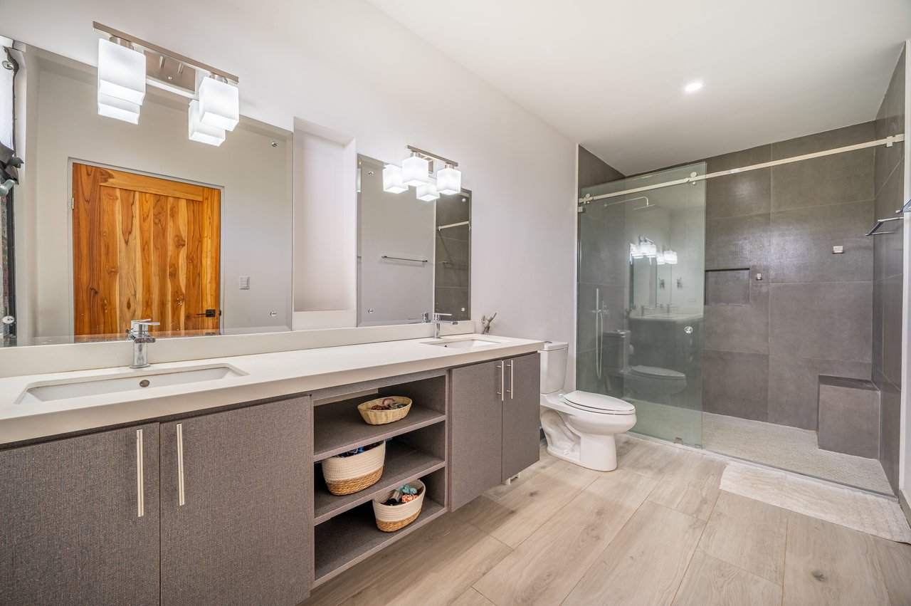 Casa Off shore | Spacious 6BR Home Steps from Tamarindo Beach & Town