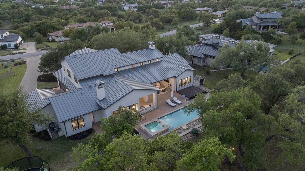 8325 Lakewood Ridge Cv