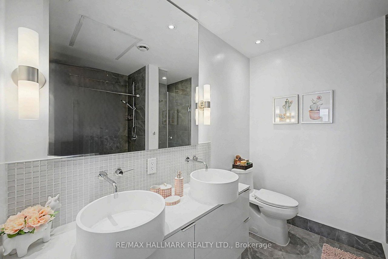 PRESTIGE LIVING AT YONGE & EGLINTON