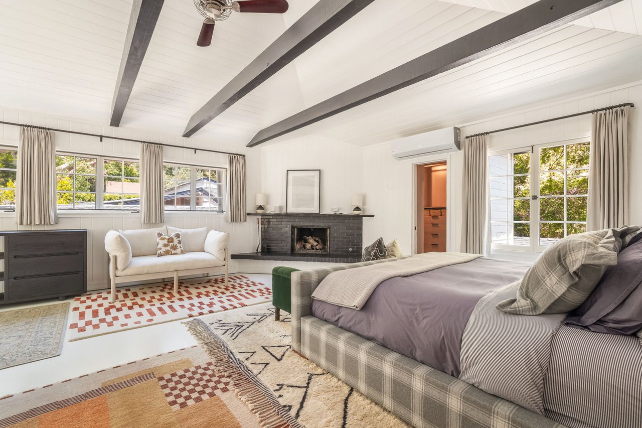 2015 Nichols Canyon Rd