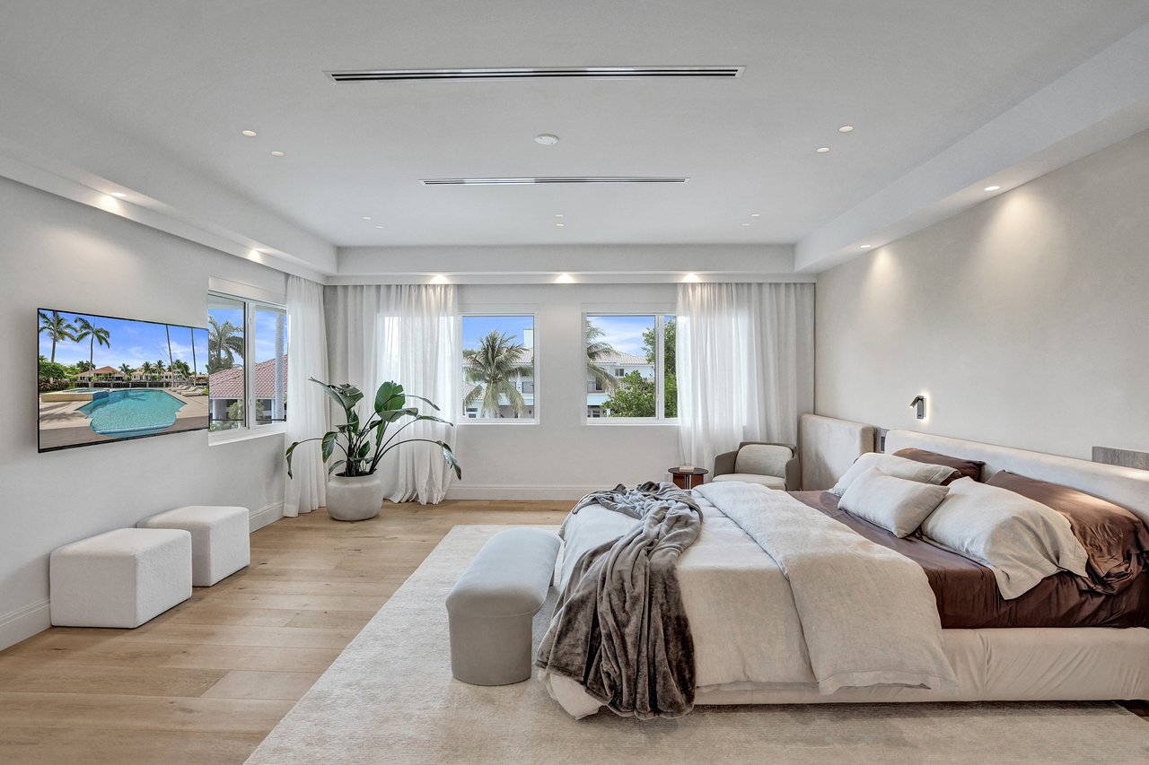 30  S Compass Dr