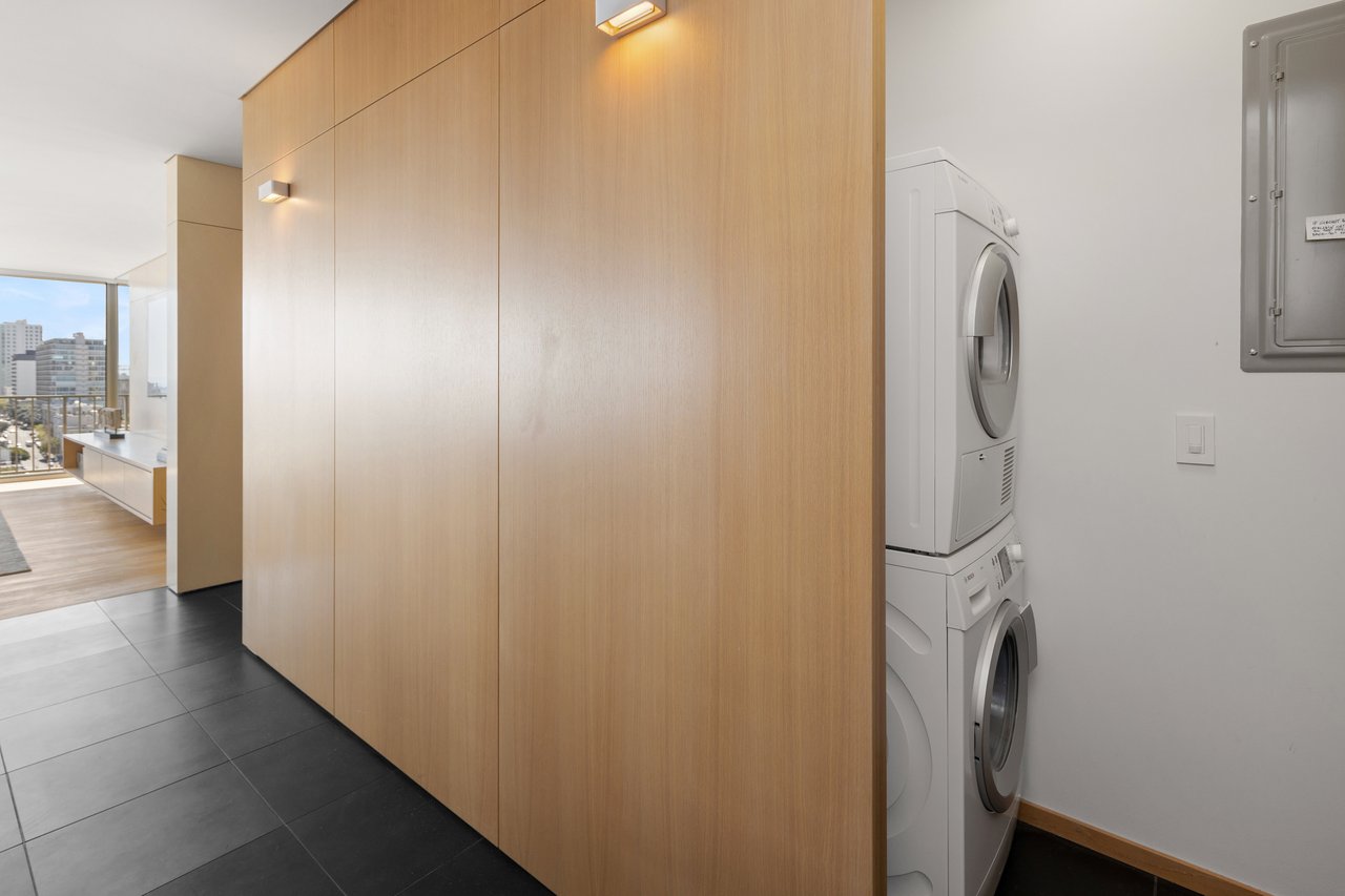 Contemporary Design and Iconic Views at The Summit