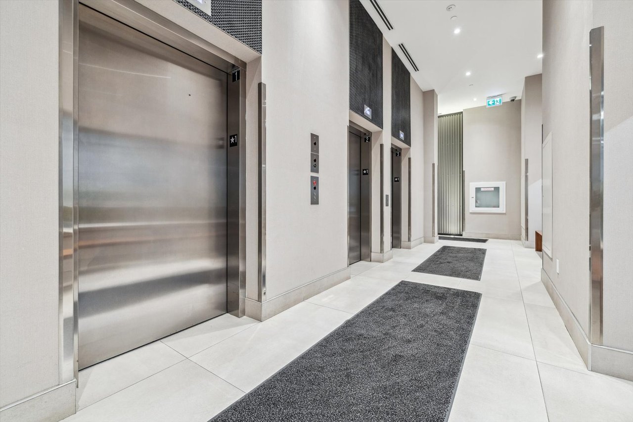 #403 - 212 King William Street