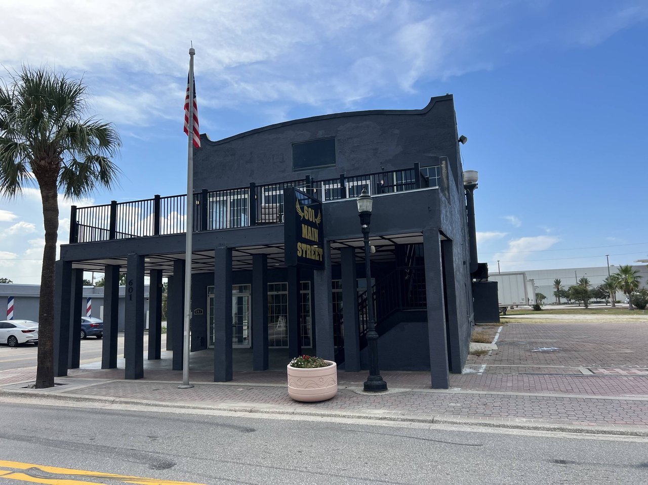 601 Main St Bridge