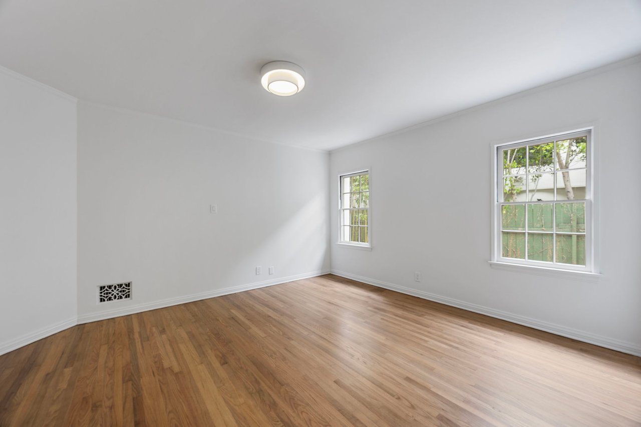 202 S Saltair Ave, Brentwood