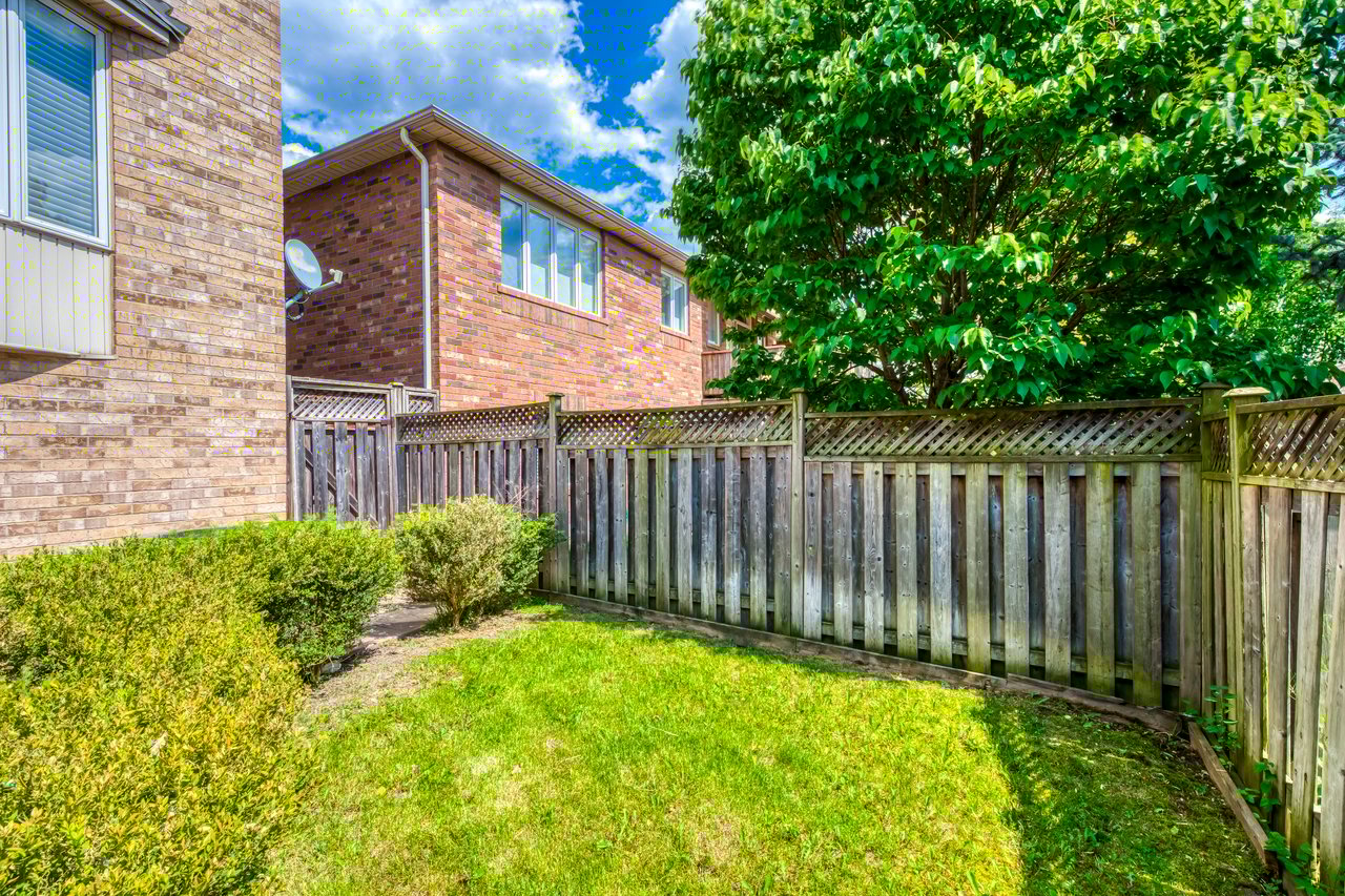 2216 Lapsley Cres