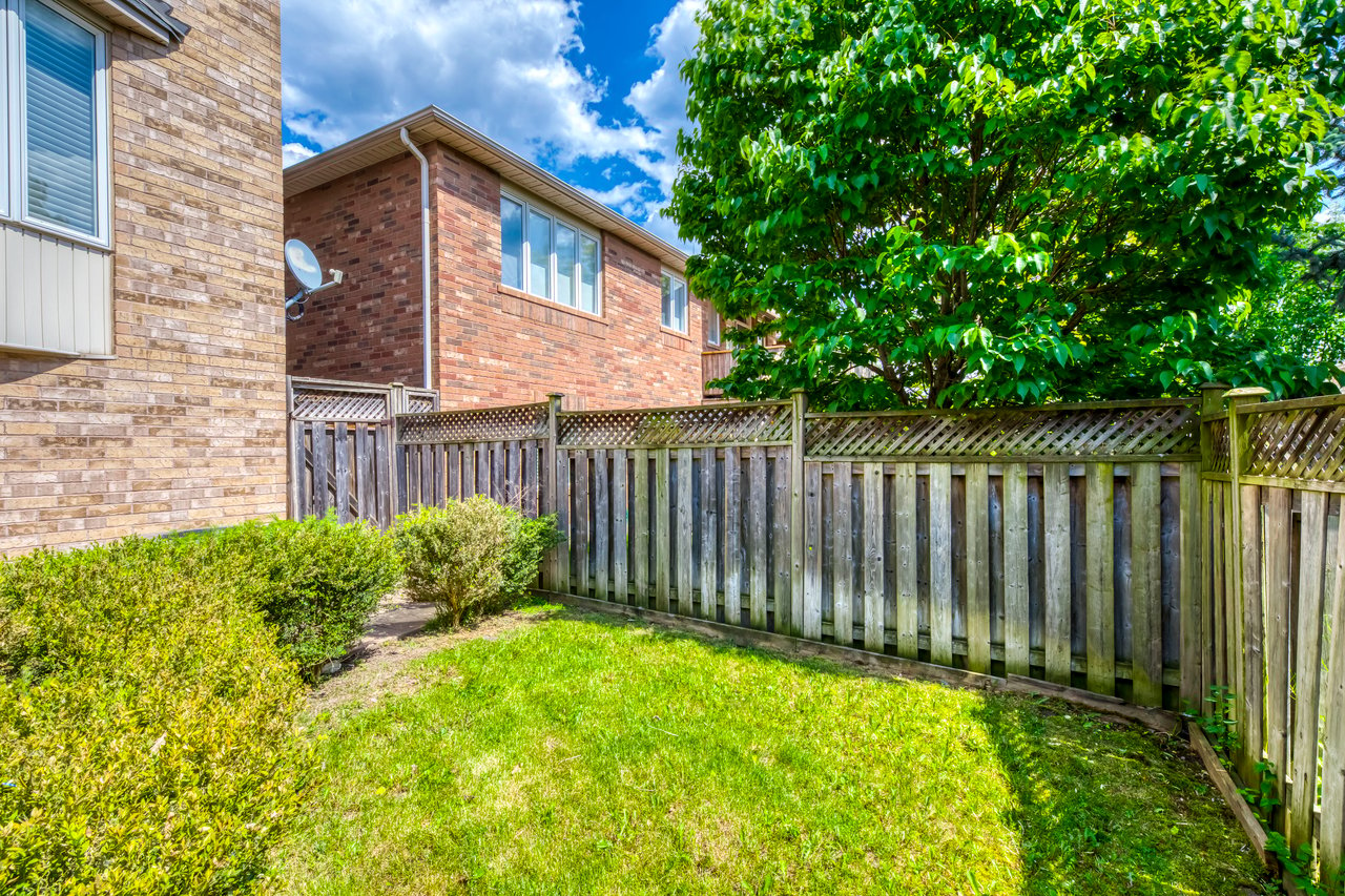 2216 Lapsley Cres