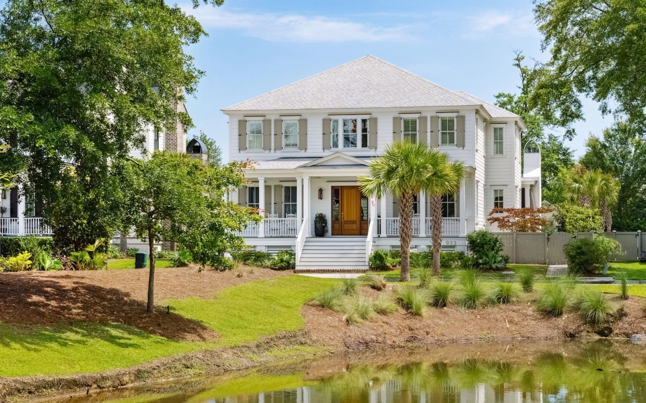 For Sale – Homes with Five Bedrooms