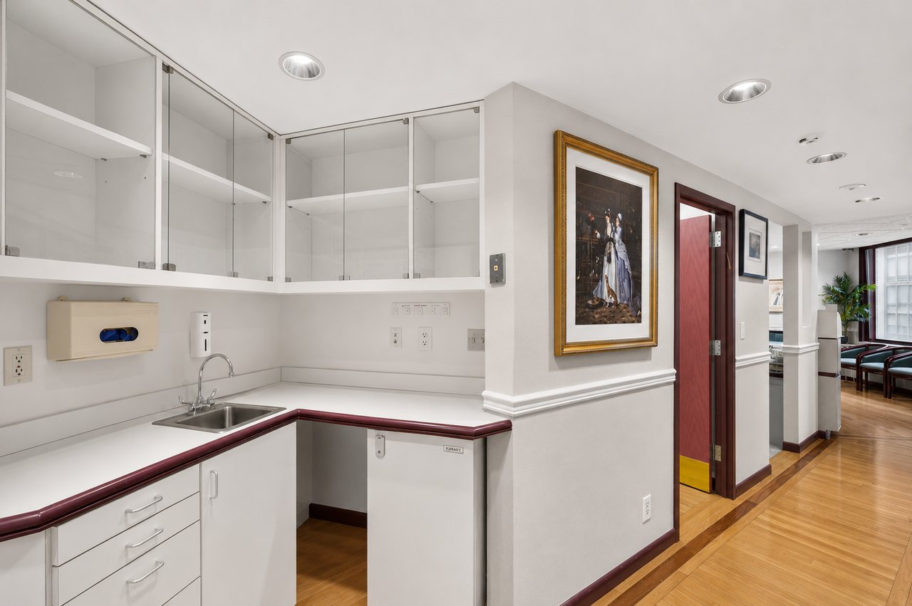 161 Madison Ave, New York, NY 10016