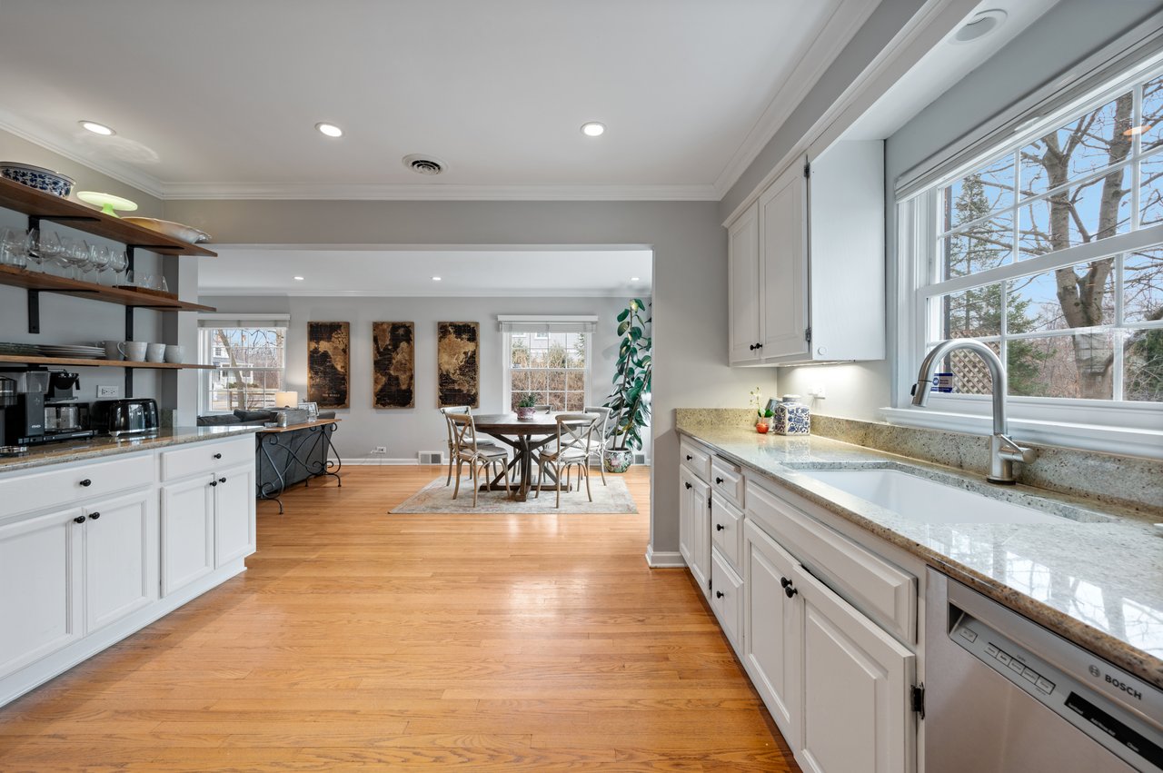 530 Woodland Lane South 