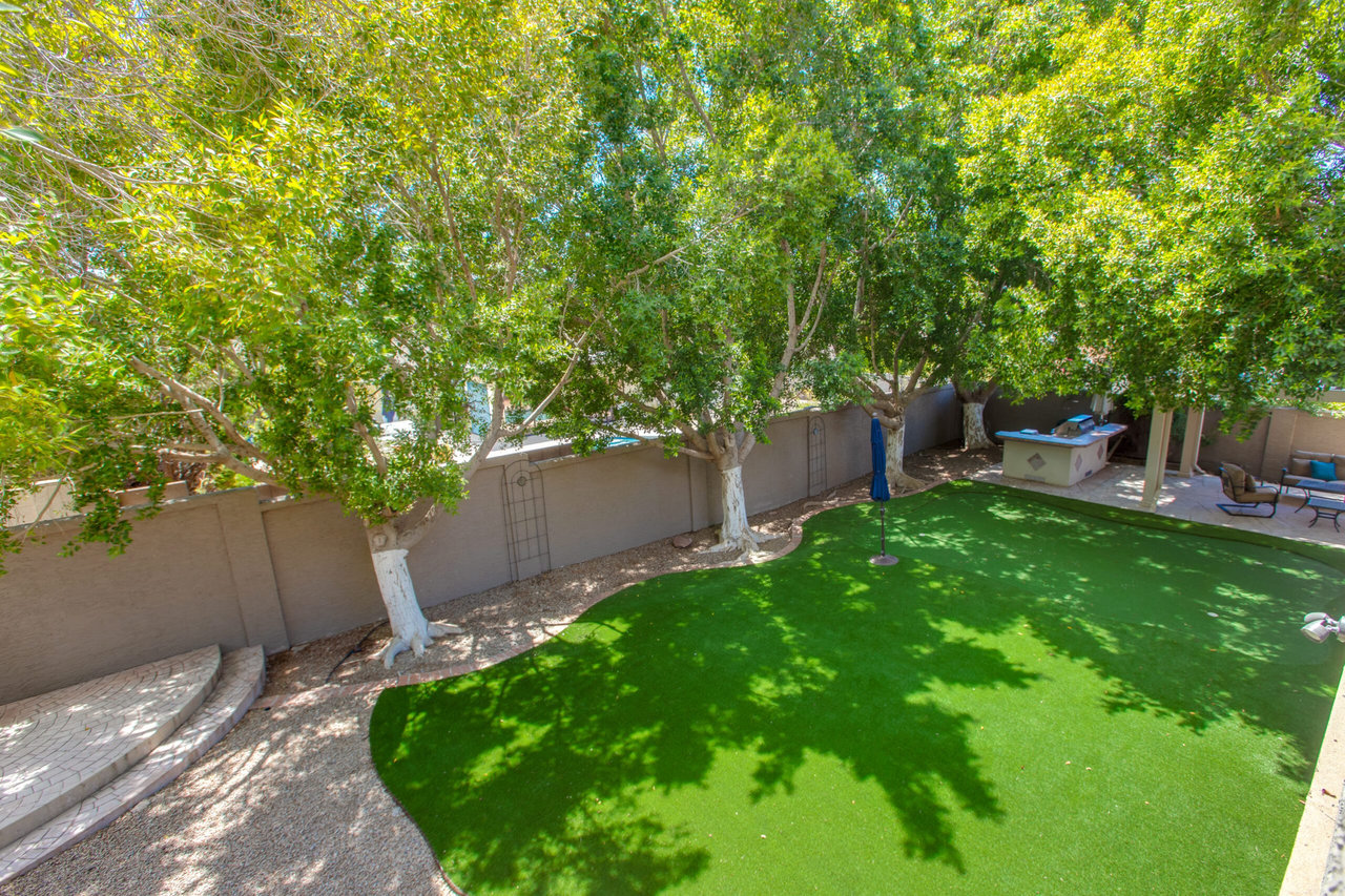1067 E Seminole Dr.