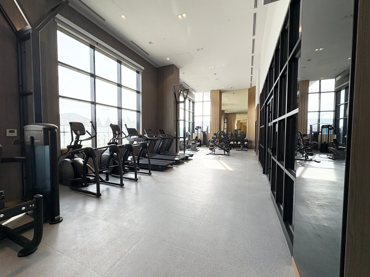 395 Dundas Street W Unit: 223